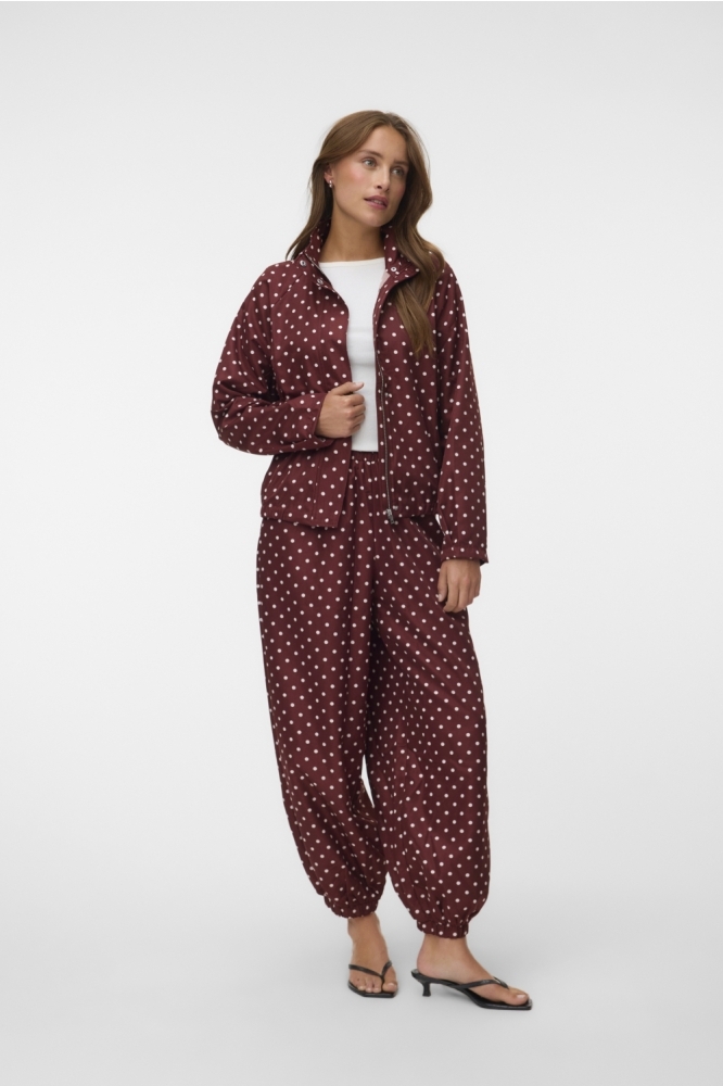 Vero Moda bordeaux dames jas | Model vooraanzicht