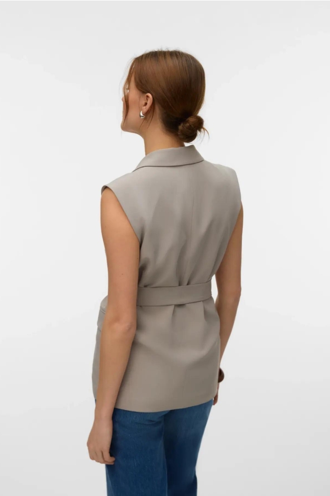 Vero Moda taupe dames gilet | Model achteraanzicht