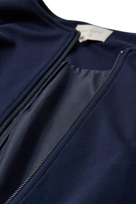 Freequent blauwe dames jas | Close up