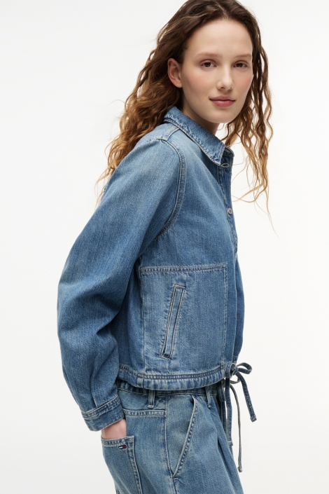 Tommy Jeans blauwe dames jas | Model zijaanzicht
