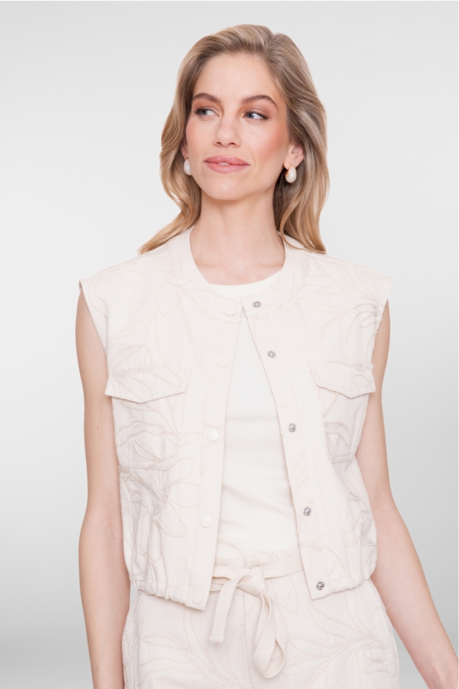 Geisha ecru dames gilet | Model vooraanzicht