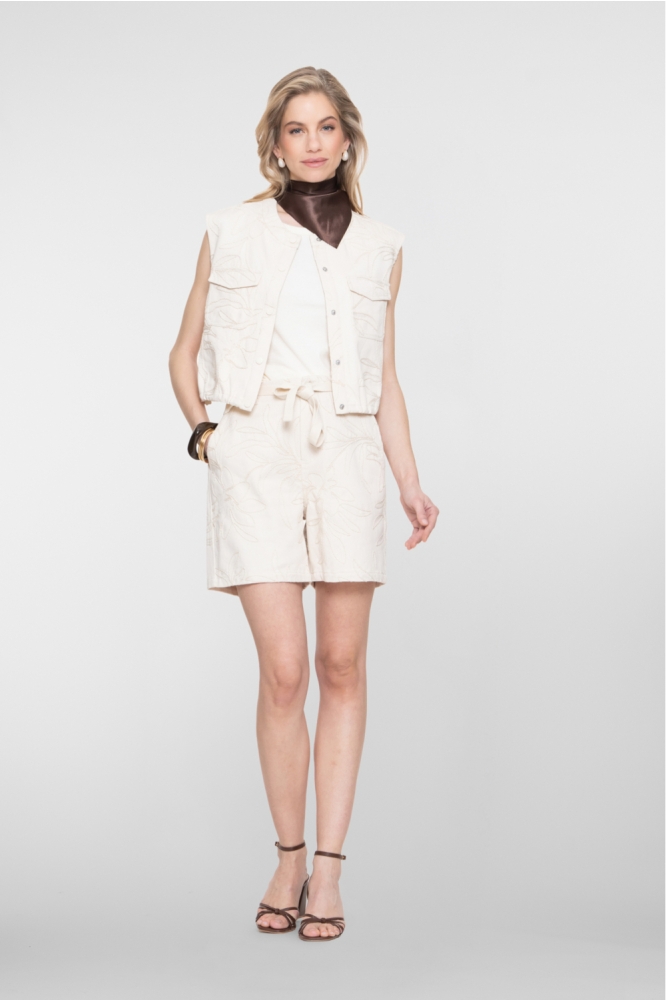 Geisha ecru dames gilet | Model
