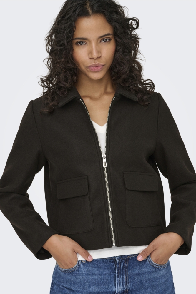 Only bruine dames jas | Model vooraanzicht