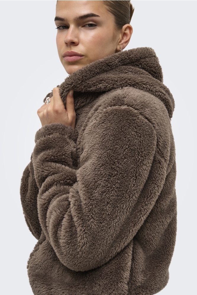 Only camel dames vest | Close up