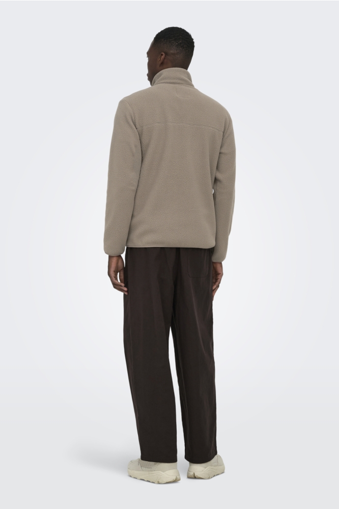 Only & Sons taupe heren jas | Model achteraanzicht