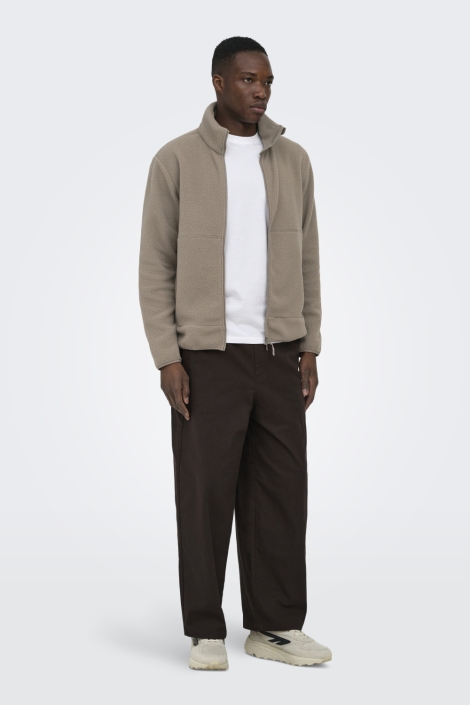 Only & Sons taupe heren jas | Model vooraanzicht