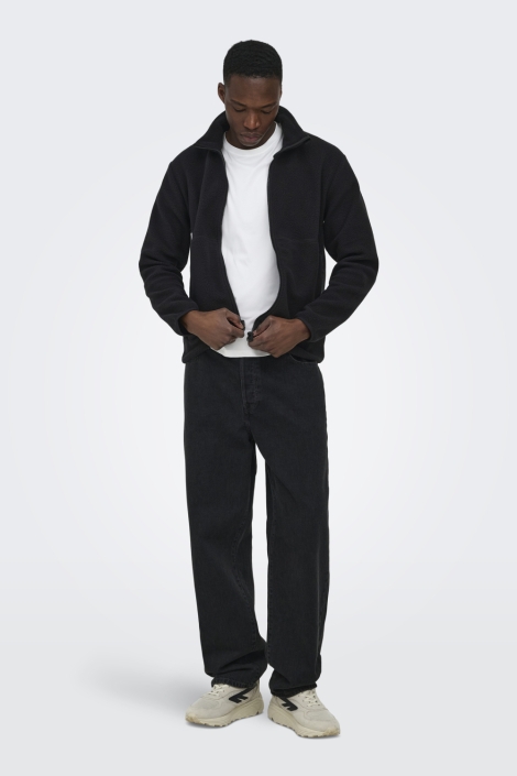 Only & Sons zwarte heren jas | Model vooraanzicht