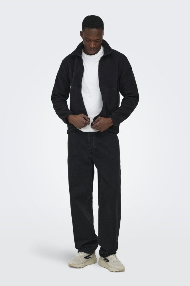 Only & Sons zwarte heren jas | Model vooraanzicht