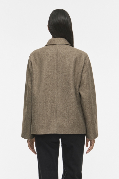 Vila camel dames jas | Model achteraanzicht