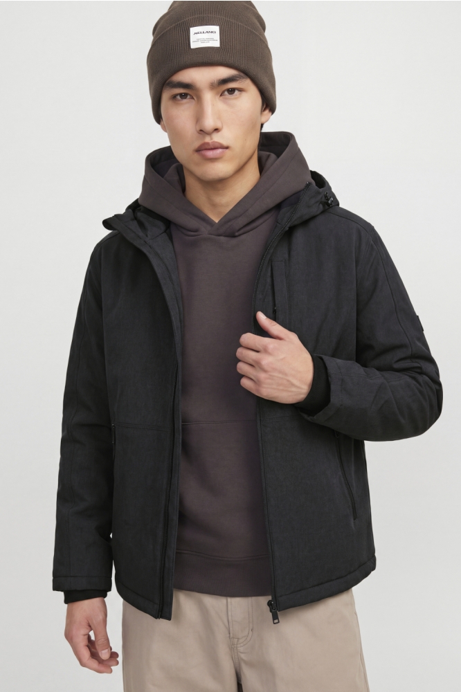 Jack & Jones zwarte heren jas | Model vooraanzicht