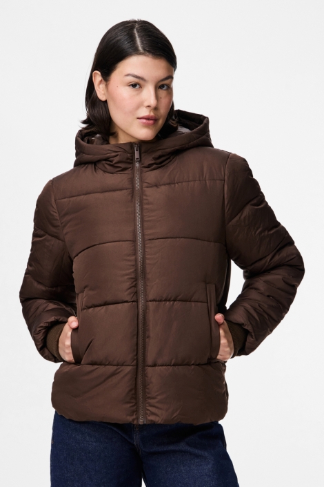 Pieces bruine dames jas | Model vooraanzicht