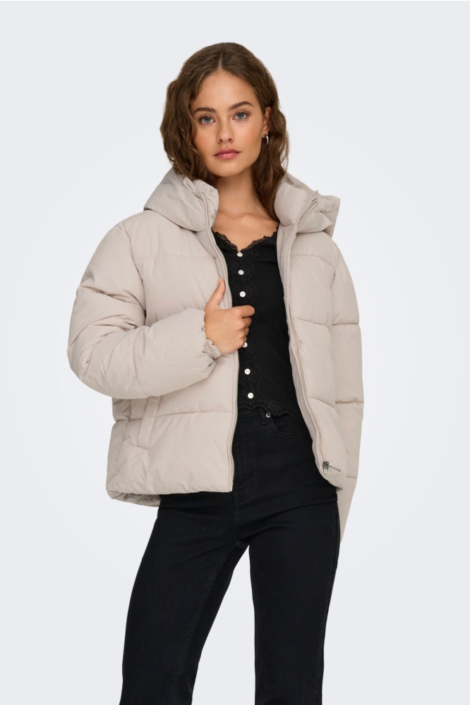 Only beige dames jas | Model vooraanzicht
