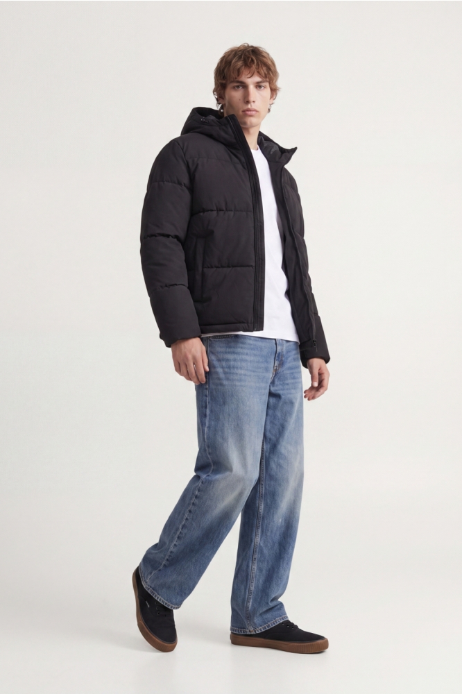 Jack & Jones zwarte heren jas | Model vooraanzicht