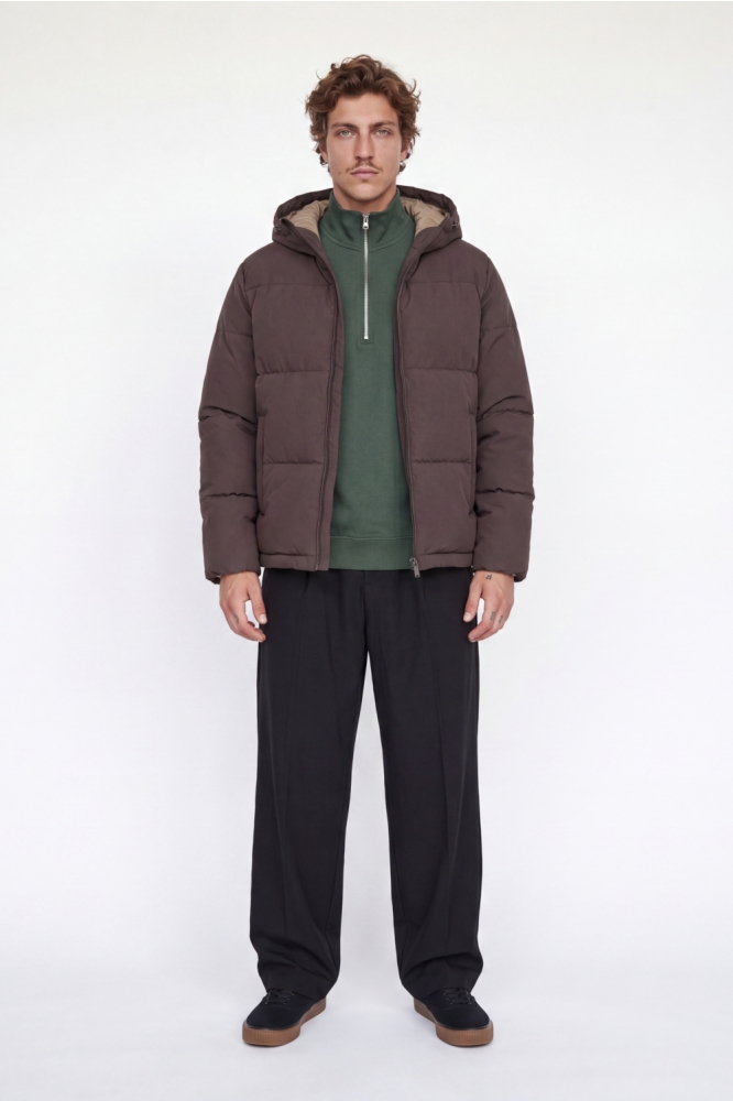 Jack & Jones bruine heren jas | Model vooraanzicht