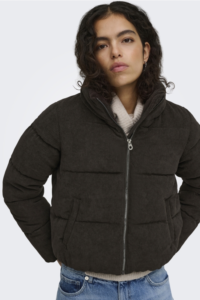 Only bruine dames jas | Model vooraanzicht