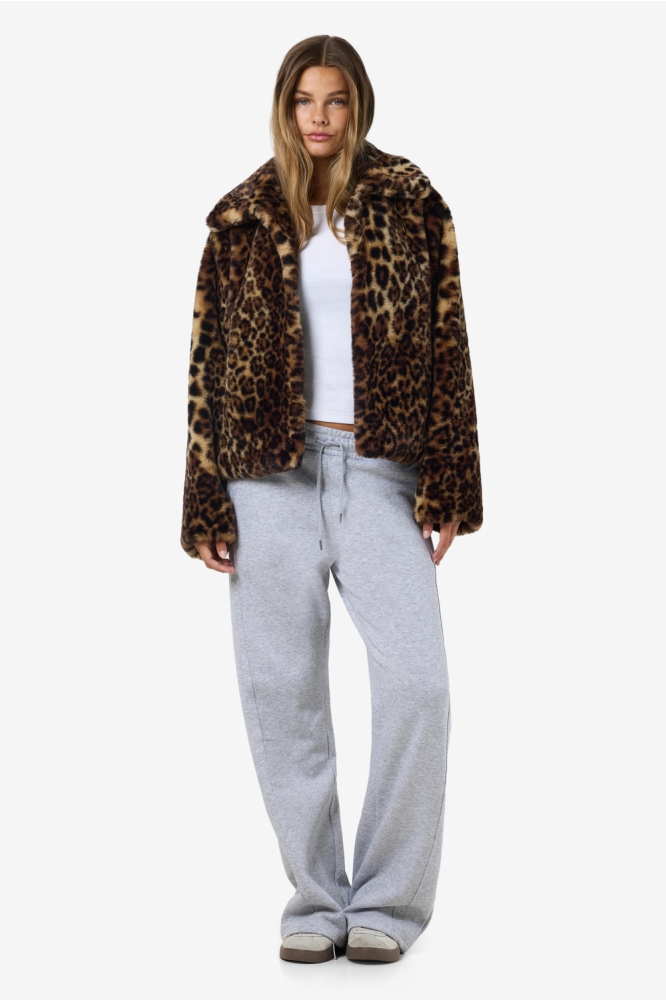 Noisy may camel dames jas | Model vooraanzicht