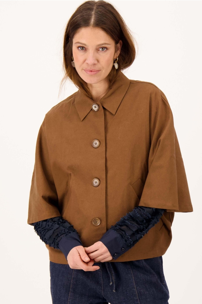 Zusss bruine dames jas | Model vooraanzicht