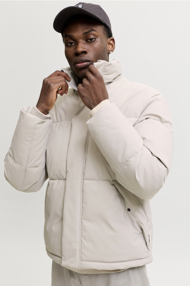 Jack & Jones ecru heren jas | Model vooraanzicht