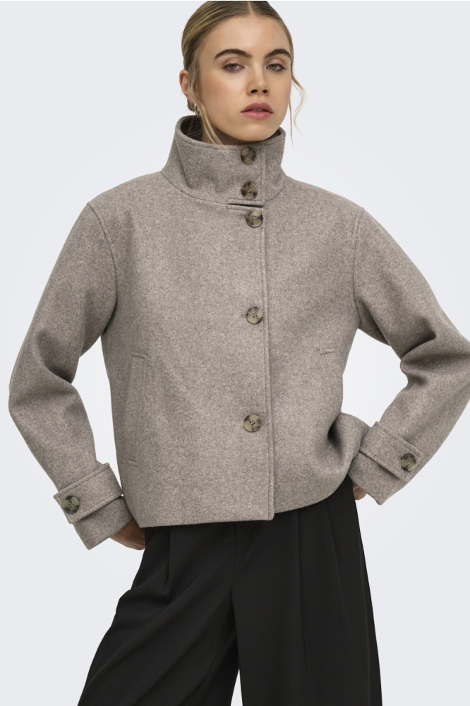 Only beige dames jas | Model vooraanzicht