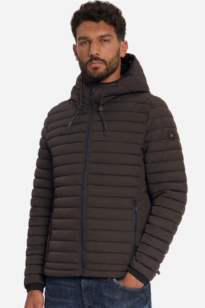NO-EXCESS bruine heren jas | Model vooraanzicht