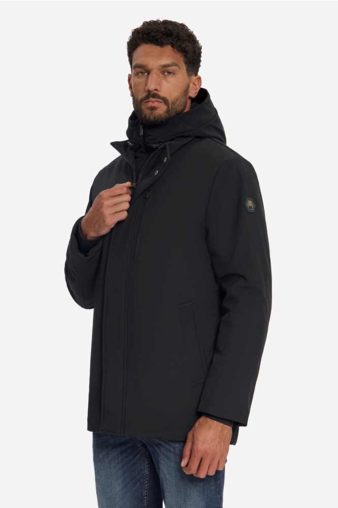 NO-EXCESS zwarte heren jas | Model zijaanzicht