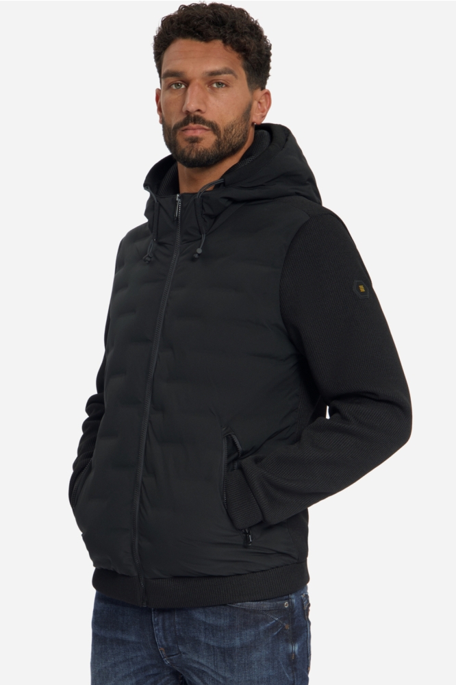 NO-EXCESS zwarte heren jas | Model vooraanzicht