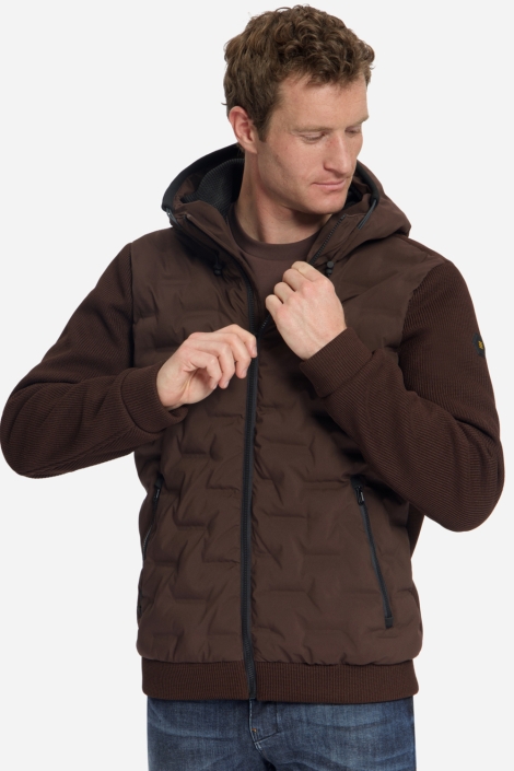 NO-EXCESS bruine heren jas | Model vooraanzicht