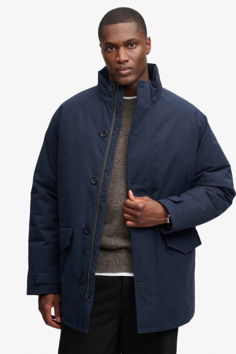 Superdry blauwe heren jas | Model vooraanzicht
