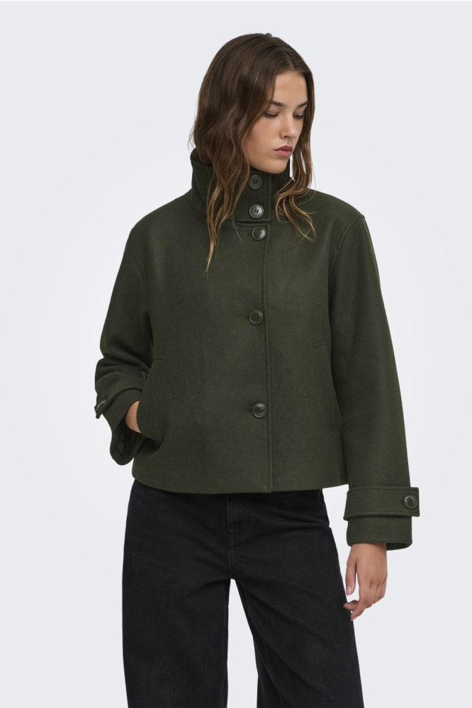 Only groene dames jas | Model vooraanzicht