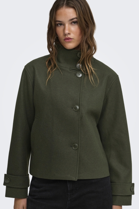 Only groene dames jas | Model vooraanzicht