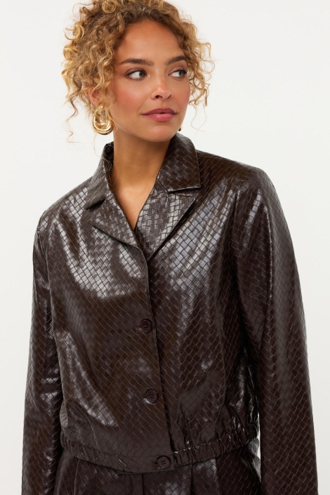 Ydence bruine dames jas | Model vooraanzicht