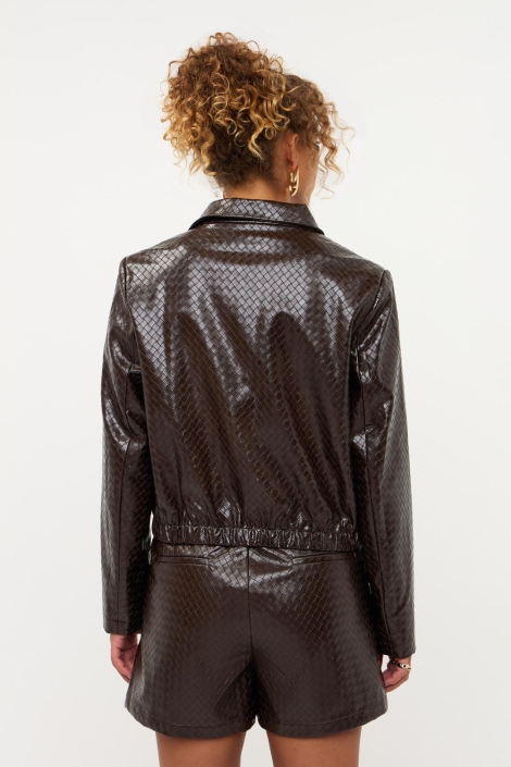 Ydence bruine dames jas | Model achteraanzicht