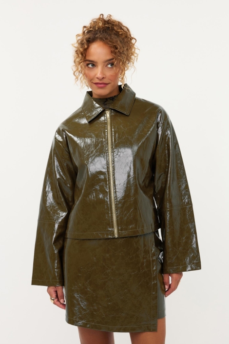 Ydence groene dames jas | Model vooraanzicht