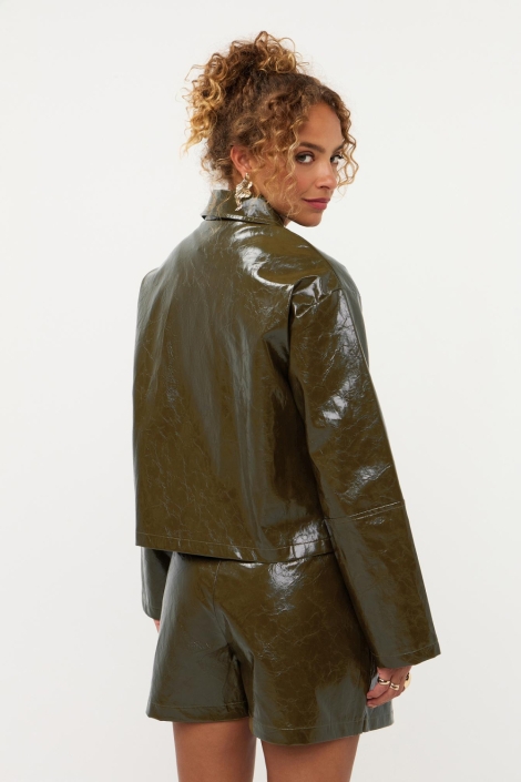 Ydence groene dames jas | Model achteraanzicht