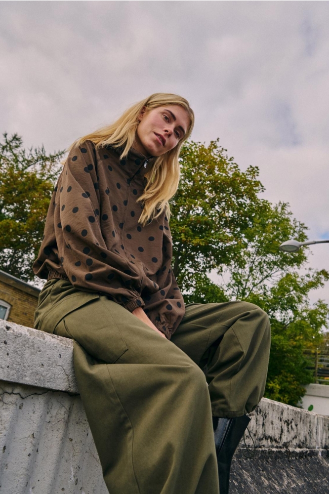 Freequent bruine dames blazer | Sfeerbeeld, In situatie