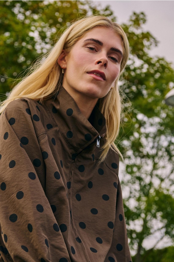 Freequent bruine dames blazer | Close up