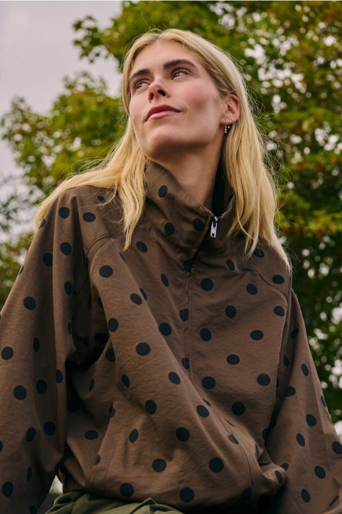 Freequent bruine dames blazer | Sfeerbeeld, In situatie