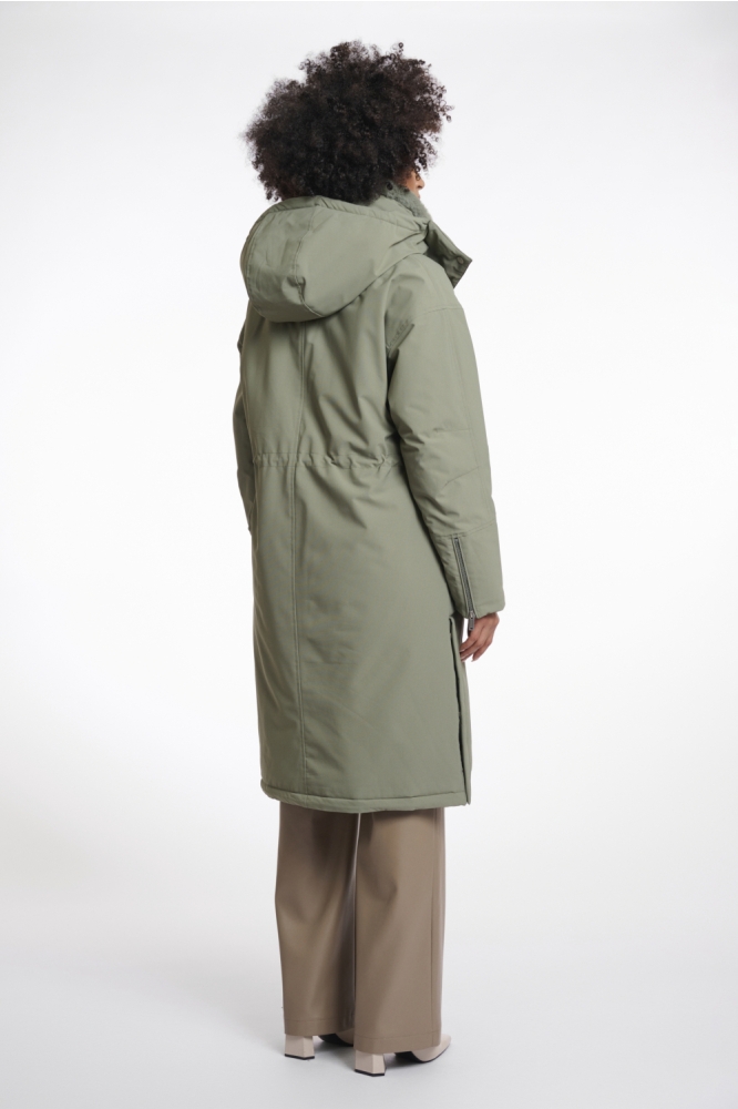 Rino & Pelle groene dames jas | Model achteraanzicht