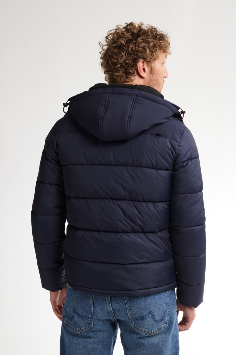 Petrol Industries blauwe heren jas | Model achteraanzicht