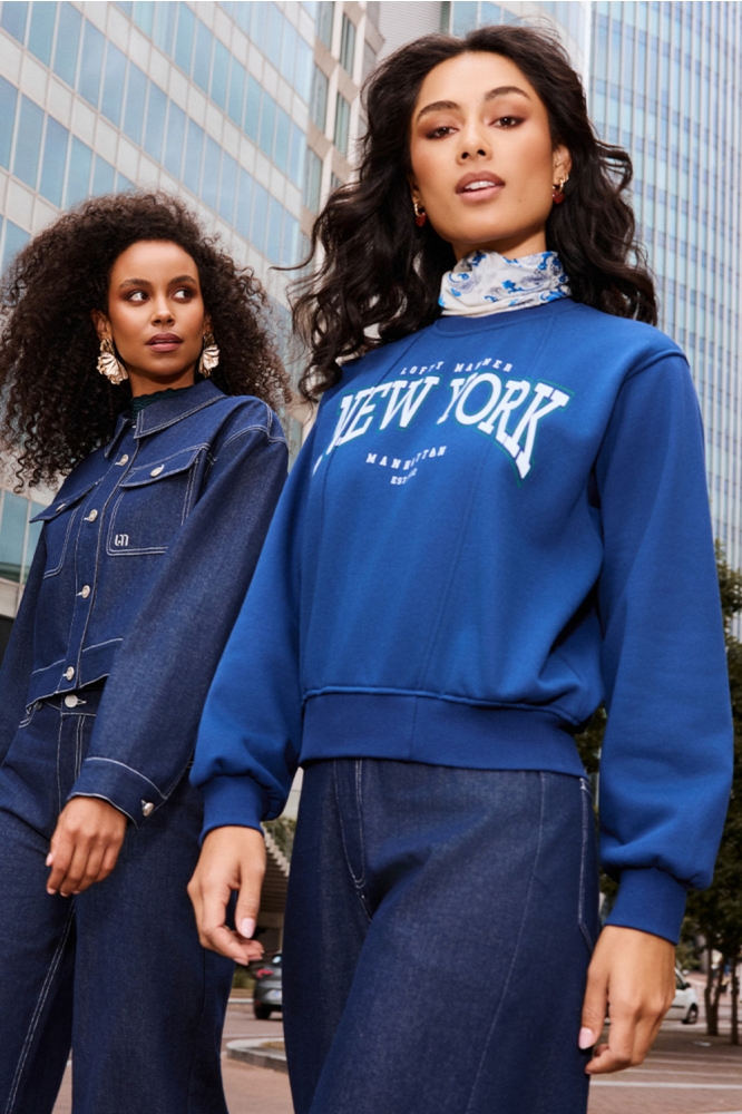 Lofty Manner blauwe dames sweater | Sfeerbeeld, In situatie