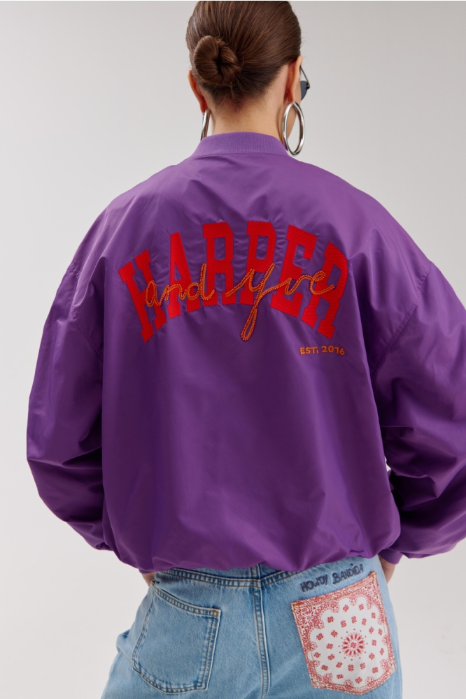 Harper & Yve paarse dames jas | Model achteraanzicht