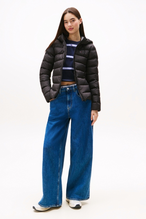 Tommy Jeans zwarte dames jas | Model