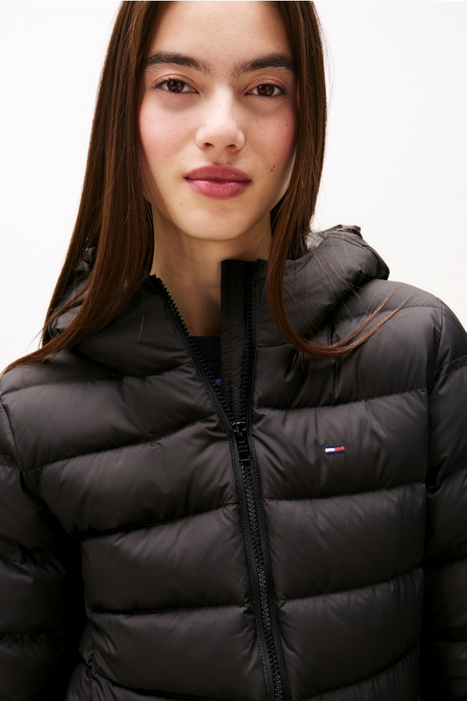 Tommy Jeans zwarte dames jas | Close up