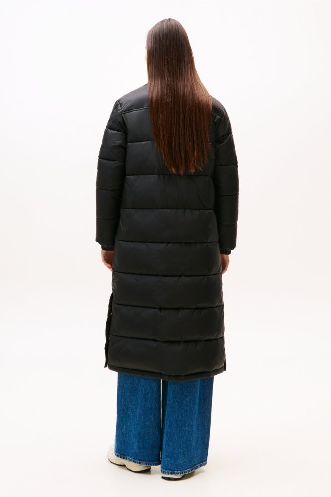 Tommy Jeans zwarte dames jas | Model