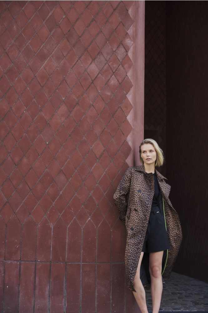 Rino & Pelle bruine dames jas | Sfeerbeeld, In situatie