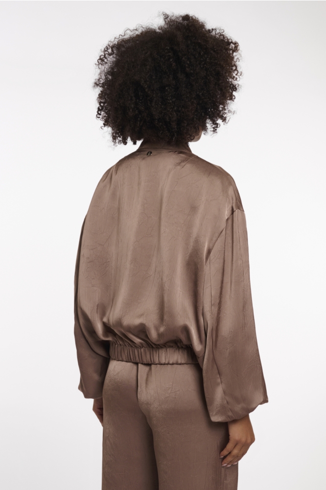 Rino & Pelle bruine dames jas | Model achteraanzicht