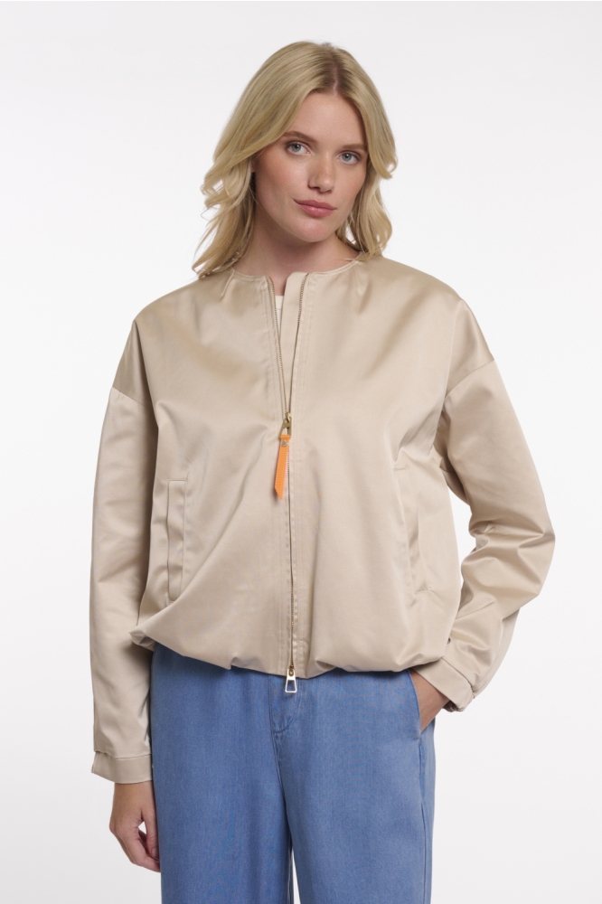 Rino & Pelle beige dames jas | Model vooraanzicht