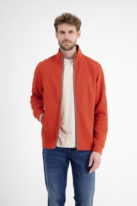 Lerros oranje heren vest | Model vooraanzicht