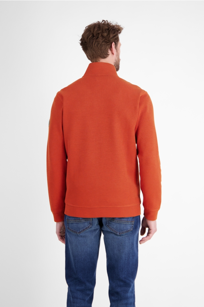 Lerros oranje heren vest | Model achteraanzicht