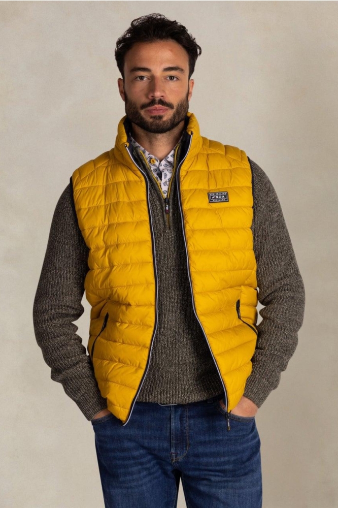 NZA gele heren jas | Model vooraanzicht